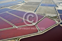 Photo aérienne des Salines de Camargue  Aigues-Mortes