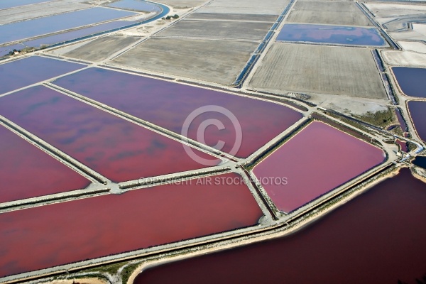 Photo aérienne des Salines de Camargue  Aigues-Mortes