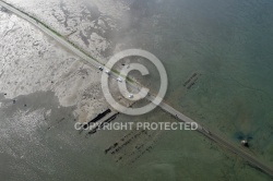 Photo aérienne du passage du Gois à marrée haute