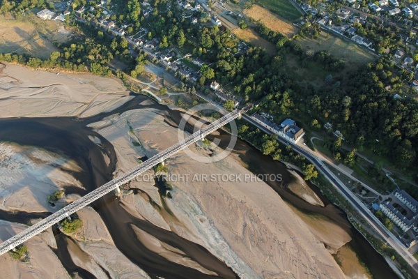 Photo aérienne du vieux pont de fer , Loire , Saumur