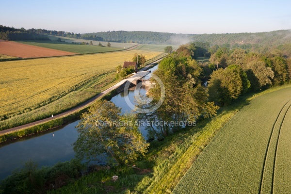 Photographie aérienne de l ecluse de Ravereaux , commune de Mer