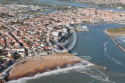 Port de Saint-Gilles-Croix-de-Vie vue du ciel