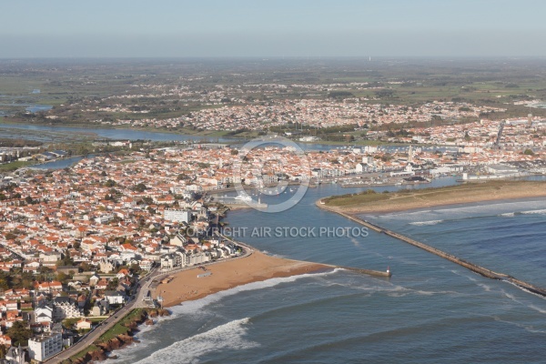 Port de Saint-Gilles-Croix-de-Vie vue du ciel