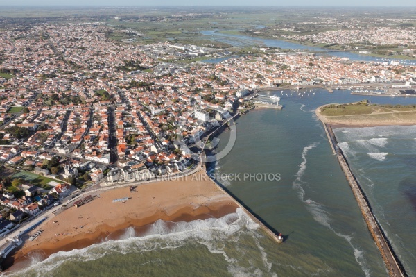 Port de Saint-Gilles-Croix-de-Vie vue du ciel