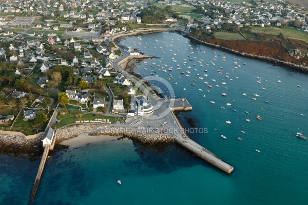 Portsall, PloudalmÃ©zeau vue du ciel