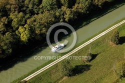 péniche sur le Canal latéral de la Loire