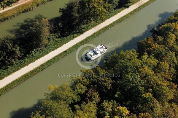 péniche sur le Canal latéral de la Loire