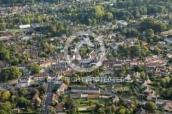 Saint-Chéron  centre ville vue du ciel