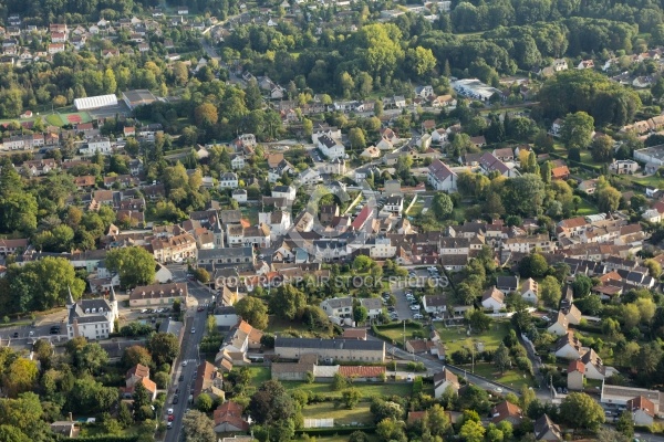 Saint-Chéron  centre ville vue du ciel