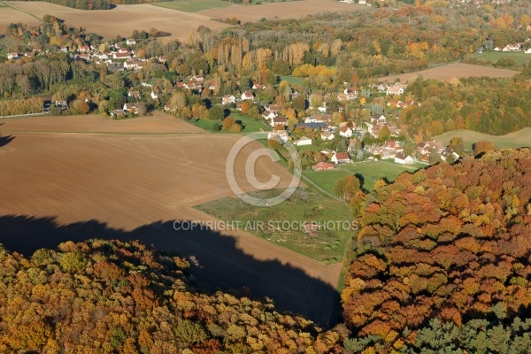 Saint-Cyr-Sous-Dourdan vue du ciel en Automne Saint-Cyr-Sous-Dourdan vue du ciel en Automne
