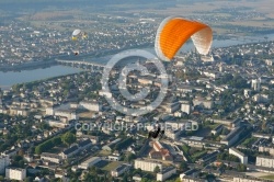 Survol aérien de Blois en paramoteur