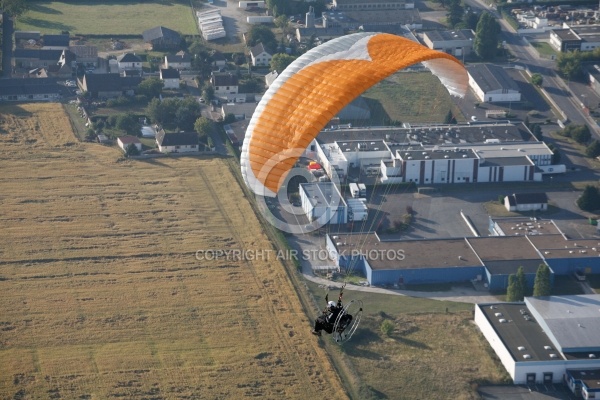 Survol aérien de Blois en paramoteur