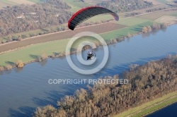 Survol de la seine en paramoteur à Mantes-la-Jolie 78