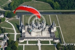 Survol du Château de Chambord en ULM paramoteur