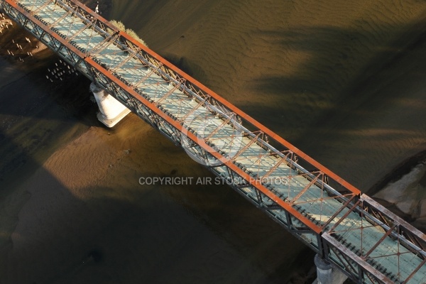 Vieux pont de chemin de fer