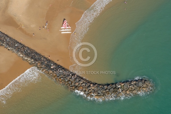 Voilier , plage de Jard-sur-mer, Vendée 85