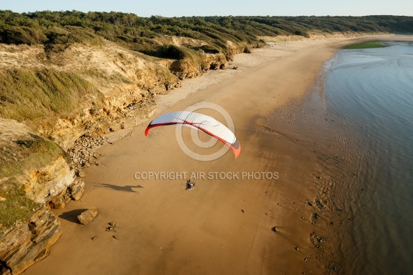 Vol paramoteur sur la plage du Veillon Vendée