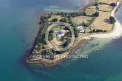 vue aerienne de lîle de Govihan,  Golfe du Morbihan 56