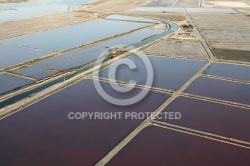 vue aérienne des Salins d Aigues-Mortes , Camargue