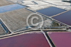 vue aérienne des Salins de Camargue, Gard, Languedoc