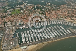 vue aérienne du port de plaisance d Arcachon, Gironde 33