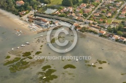 vue aérienne du port Ostréicole de Taussat, Gironde, 33