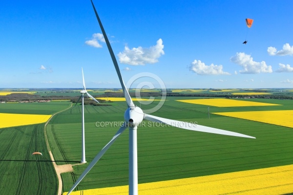 Vue aÃ©rienne Ã©oliennes et colza, Villemeux 28210