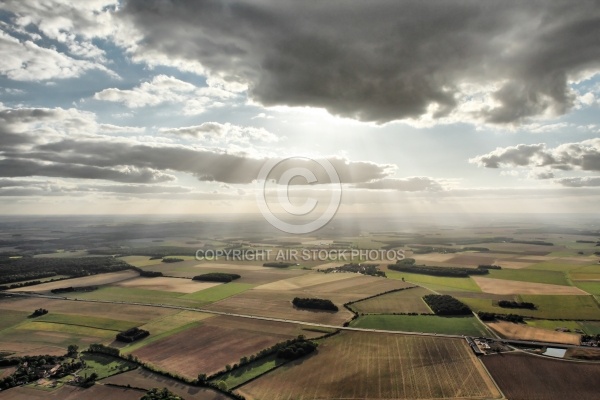 Vue aérienne champs et nuages à 800 m