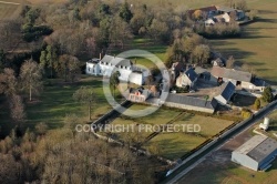 Vue aérienne château de Paray-Douaville 78