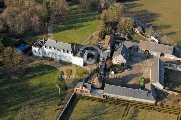 Vue aérienne château de Paray-Douaville 78