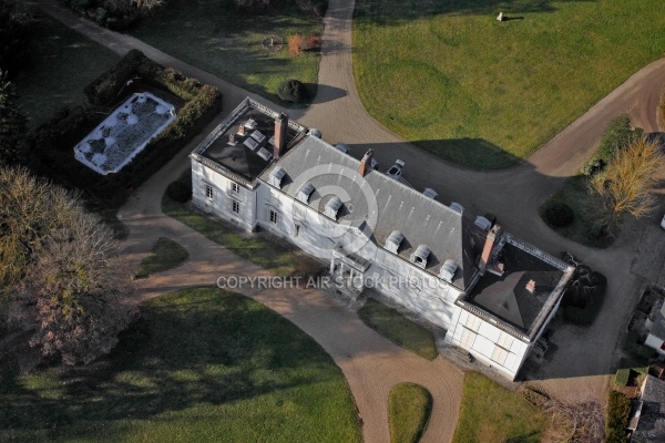 Vue aérienne château de Paray-Douaville 78