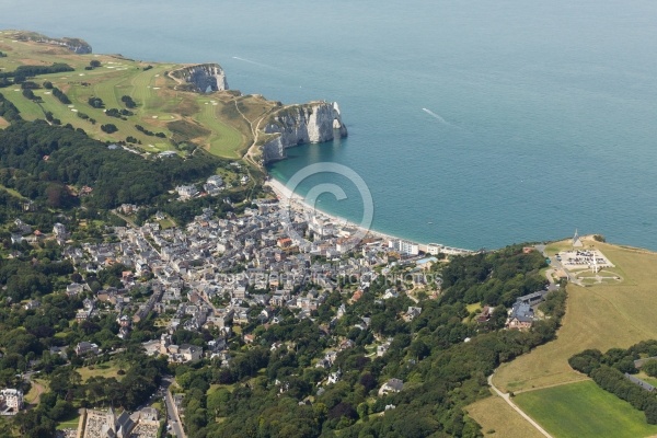 Vue aérienne d Etretat  Seine maritime 76