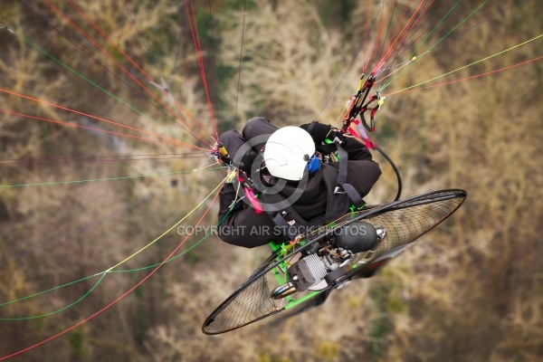 Vue aérienne d un ULM paramoteur