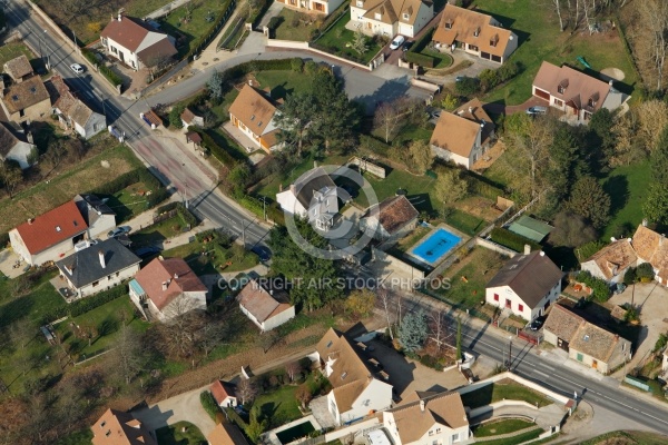 Vue aérienne de Saint-Cyr-sous-Dourdan pont rué