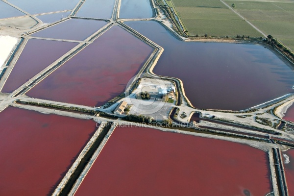 vue aérienne des Salines d Aigues-Mortes