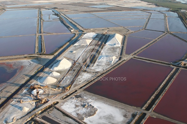 vue aérienne des Salins d Aigues-Mortes 30220, Gard