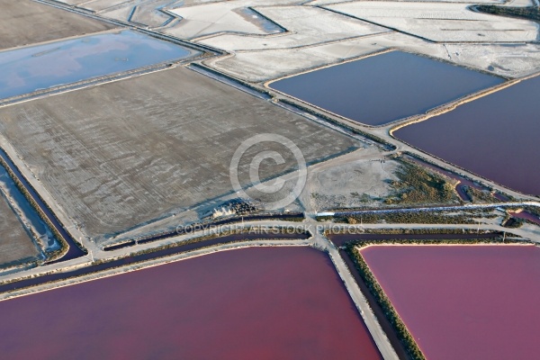 vue aérienne des Salins de Camargue, Gard, Languedoc