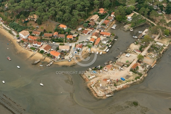 vue aérienne du  Bassin d Arcachon, le Petit Piquey 33