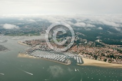 vue aérienne du port de plaisance d Arcachon, Gironde 33