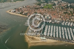 vue aérienne du port de plaisance d Arcachon, Gironde 33