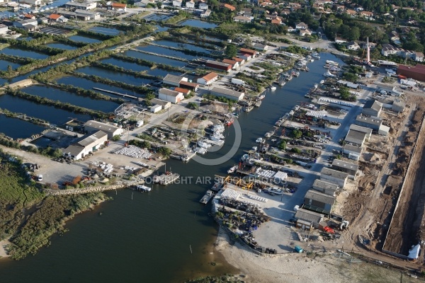 vue aérienne du port ostréicole de Gujan Mestra, Gironde, 33