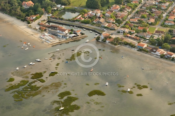 vue aérienne du port Ostréicole de Taussat, Gironde, 33