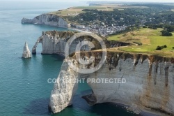 Vue aérienne falaise d Aval d Etretat  Seine maritime