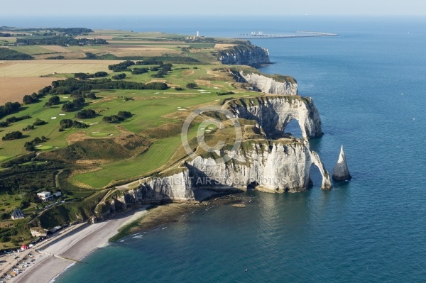 Vue aérienne falaise d Aval d Etretat  Seine maritime