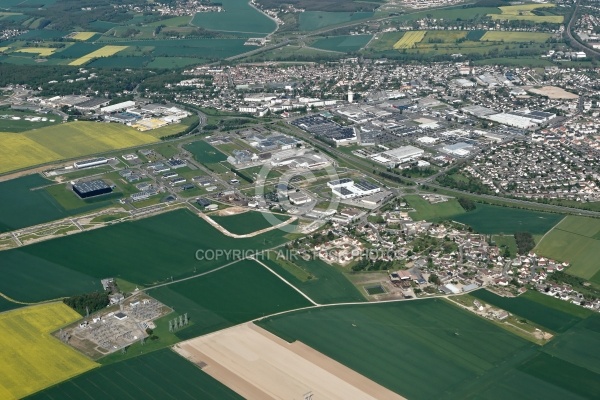 Vue aérienne zone commerciale de DreuxVernouillet, 28 Vue aérienne zone commerciale de DreuxVernouillet, 28